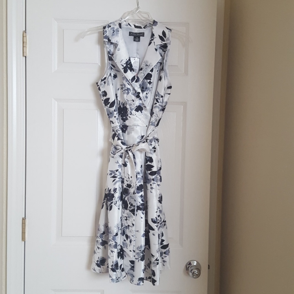 Sleeveless summer dress
